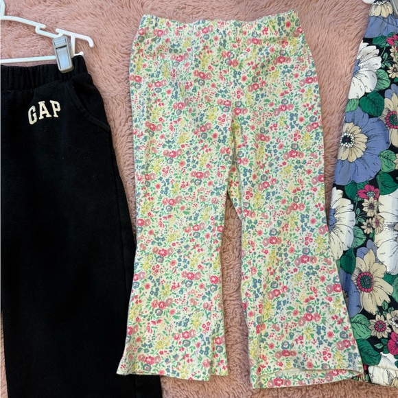 Gap 3T Pant Bundle - Picture 4 of 10